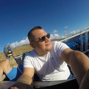 Meet your Posher, Genaro